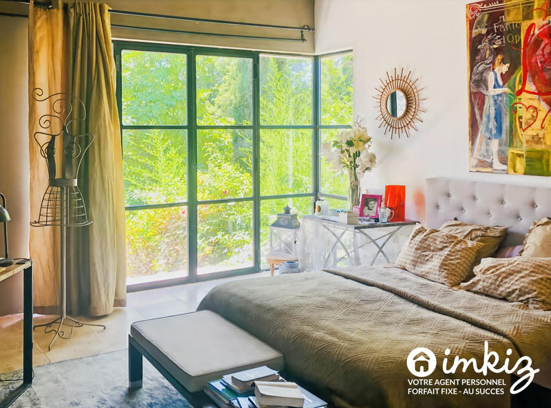 Maison - 355 m² - 11 pièces