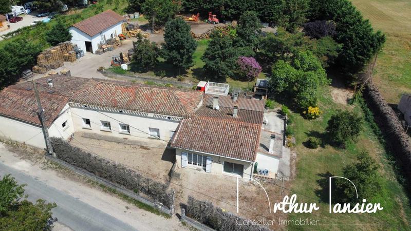 Maison - 340 m² - 8 pièces