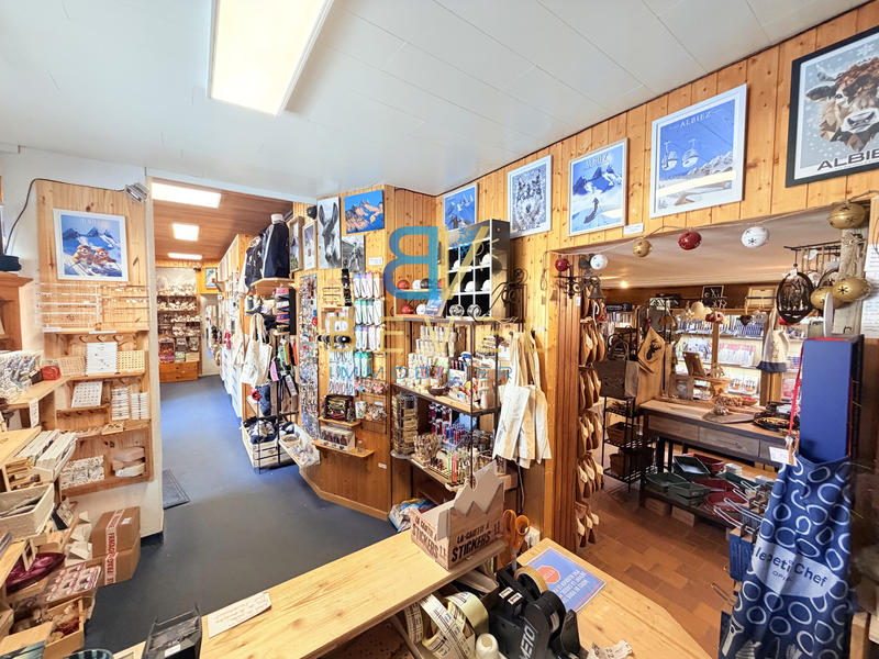 Local commercial - 67 m² - 3 pièces