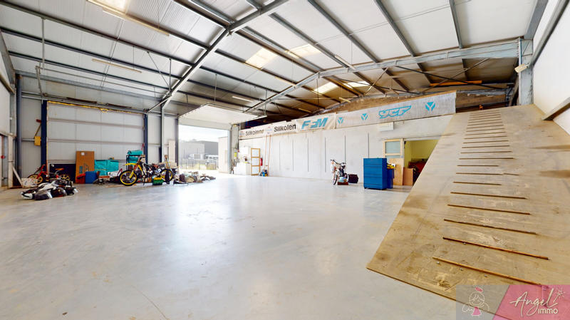 Local d'activités - 400 m² - 2 pièces