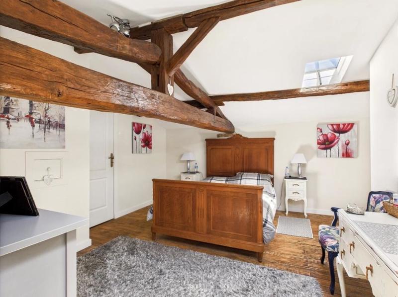 Maison - 234 m² - 10 pièces