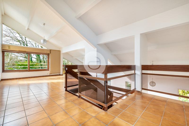 Maison - 427 m² - 14 pièces