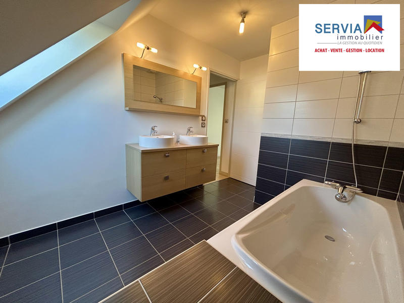 Maison - 104 m² - 5 pièces