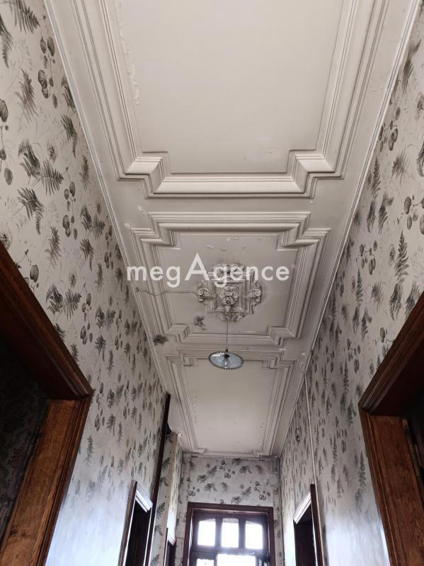 Maison - 210 m² - 7 pièces