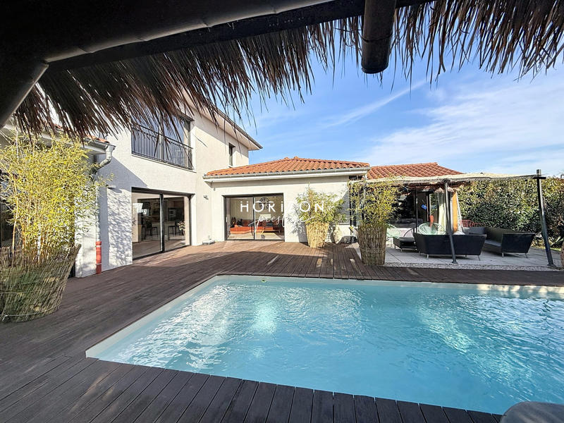 Maison contemporaine - 200 m² - 8 pièces