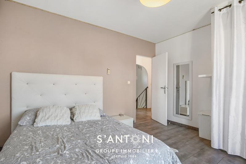 Maison - 202 m² - 6 pièces