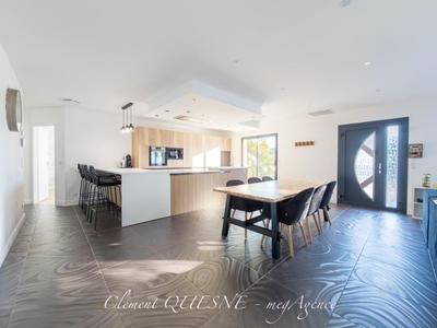 Maison - 142 m² - 6 pièces