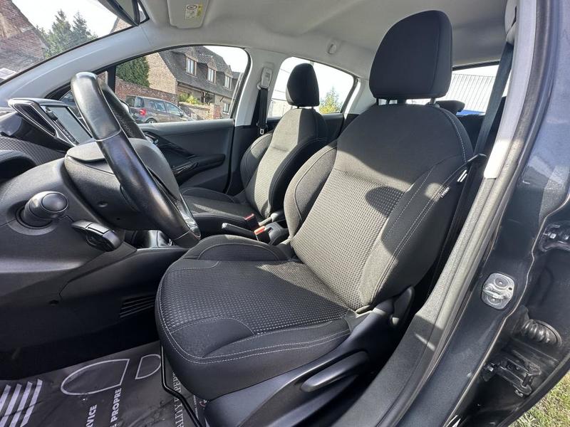 Peugeot 208 Allure 1.2 Essence 110cv Caméra de Recul, Apple CarPlay