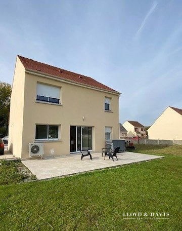 Maison traditionnelle - 132 m² - 7 pièces