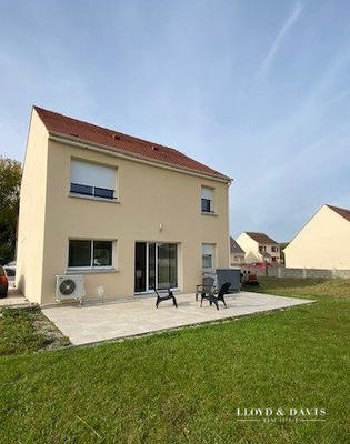 Maison traditionnelle - 132 m² - 7 pièces