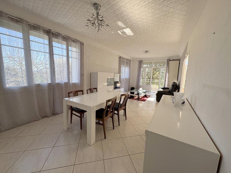 Maison - 97 m² - 5 pièces