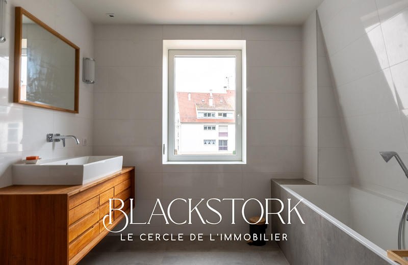 Villa - 243 m² - 7 pièces