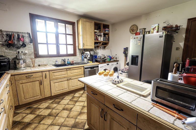 Maison - 230 m² - 7 pièces