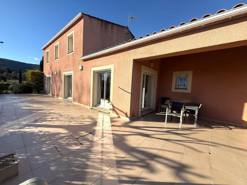 Maison contemporaine - 202 m² - 7 pièces