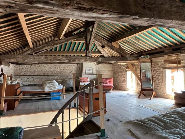 Maison ancienne - 167 m² - 8 pièces