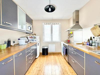 Maison - 94 m² - 5 pièces