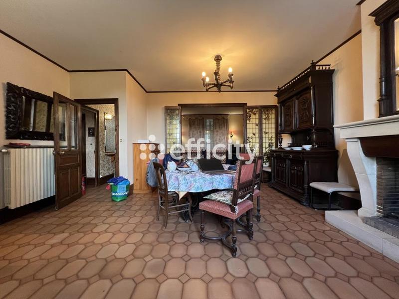 Maison - 213 m² - 10 pièces