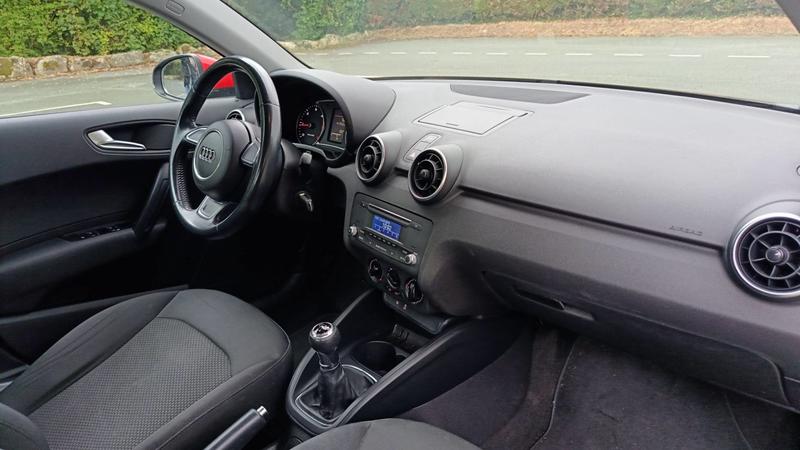 Audi A1 sportback 1.4 Tdi 90 ultra .