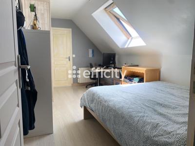 Maison - 210 m² - 10 pièces