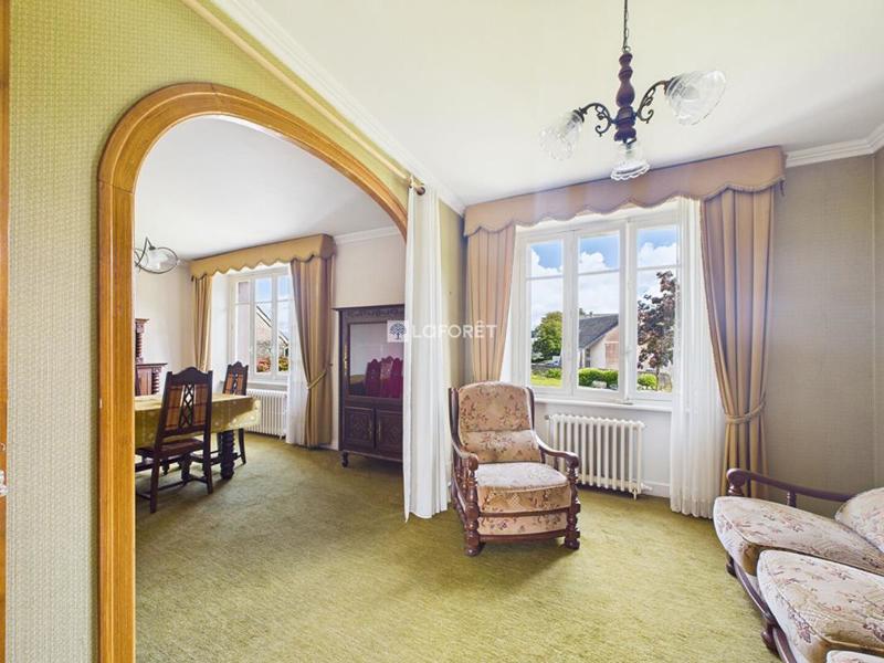 Propriété - 222 m² - 9 pièces