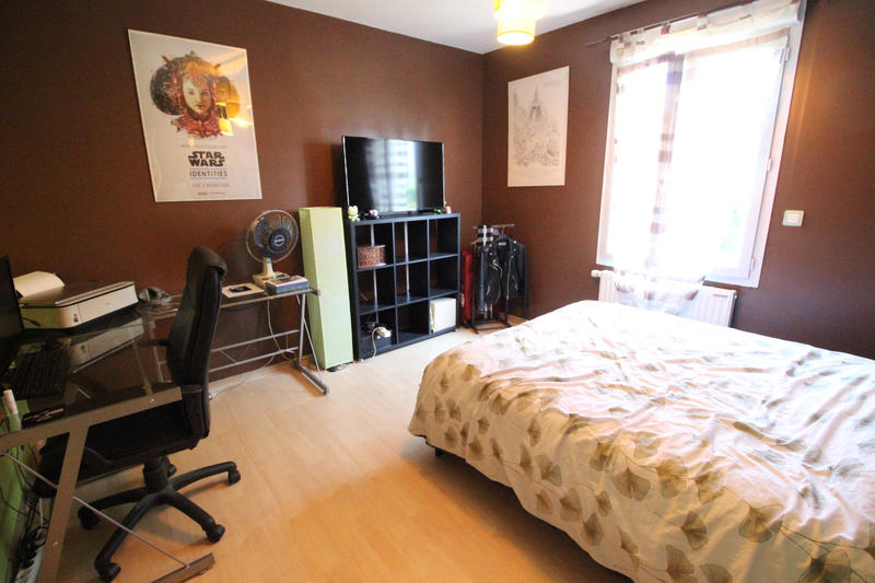 Maison - 180 m² - 7 pièces