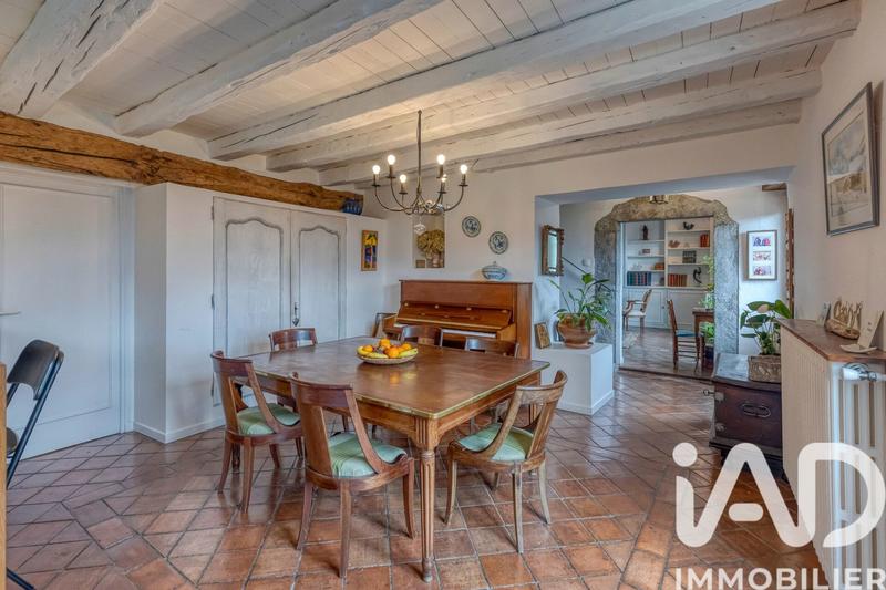 Maison - 303 m² - 8 pièces