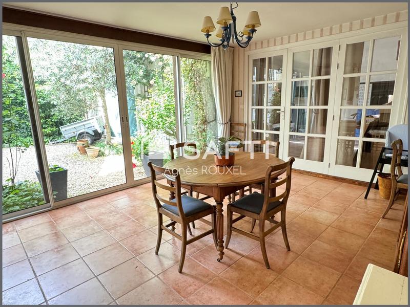 Hôtel particulier - 255 m² - 10 pièces