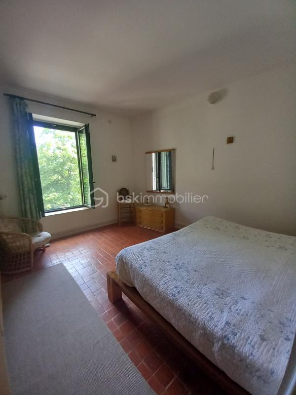 Propriété - 200 m² - 5 pièces