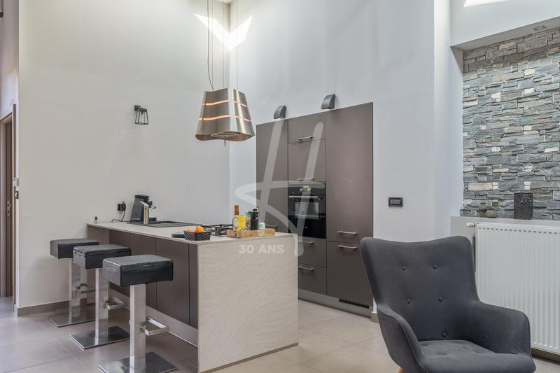 Loft - 85 m² - 4 pièces