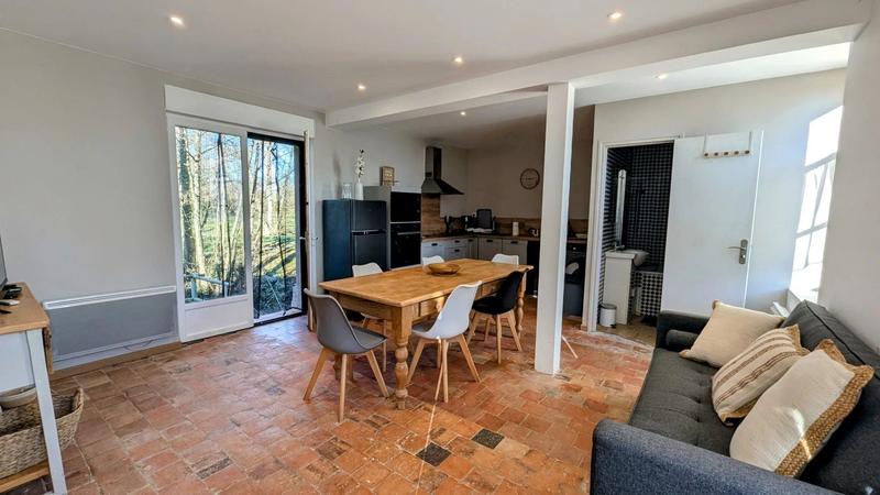 Maison - 370 m² - 10 pièces
