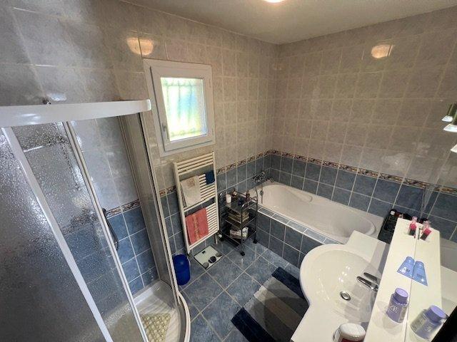 Maison - 92 m² - 5 pièces