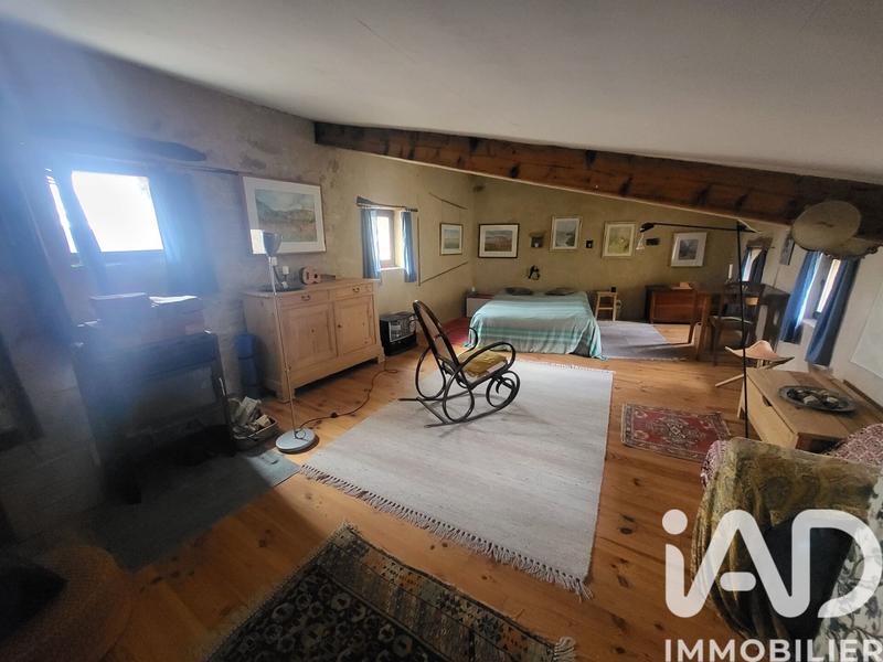 Maison - 227 m² - 7 pièces