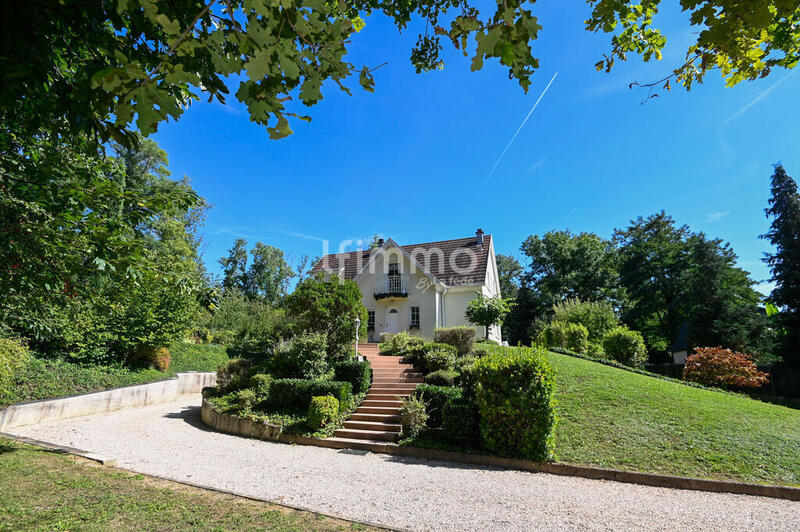 Propriété - 170 m² - 7 pièces