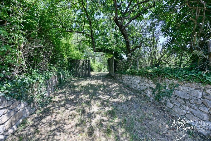 Terrain constructible - 909 m²