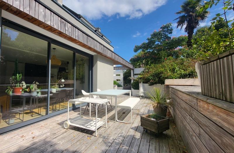 Maison - 203 m² - 7 pièces