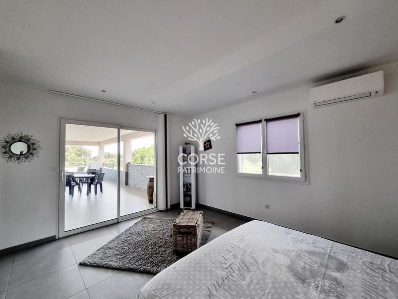 Villa - 215 m² - 9 pièces