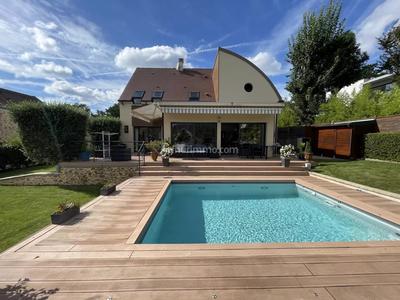 Maison - 197 m² - 7 pièces