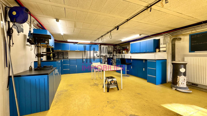 Maison - 233 m² - 5 pièces