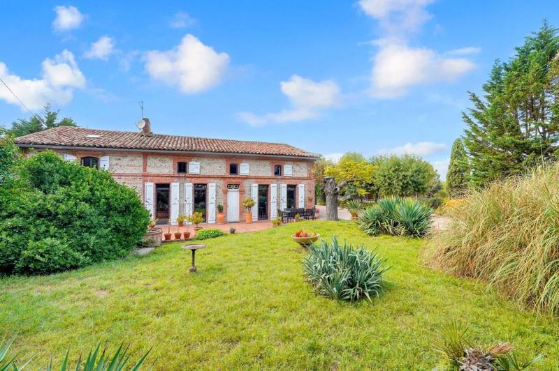 Maison - 300 m² - 11 pièces