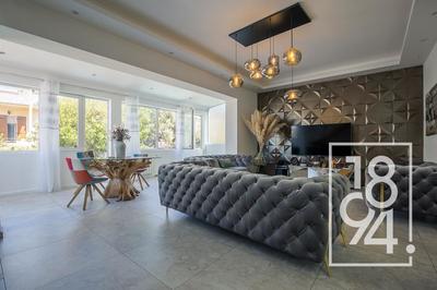 Maison - 180 m² - 5 pièces