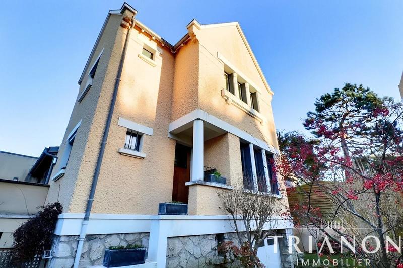 Maison - 184 m² - 8 pièces