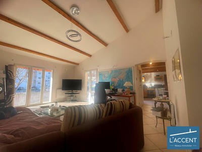 Maison - 101 m² - 5 pièces