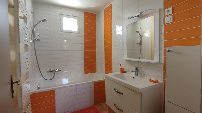 Maison - 242 m² - 7 pièces