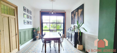 Maison - 251 m² - 7 pièces