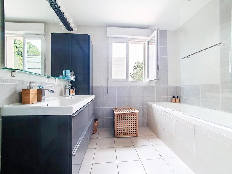 Maison - 94 m² - 4 pièces