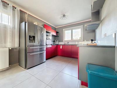 Maison - 205 m² - 6 pièces