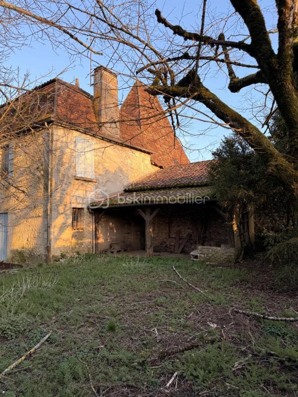 Maison - 300 m² - 10 pièces