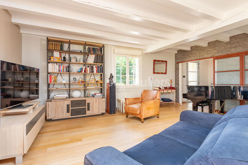 Maison - 225 m² - 8 pièces