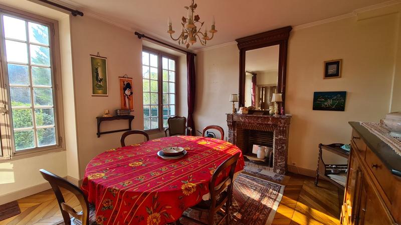 Maison - 203 m² - 8 pièces