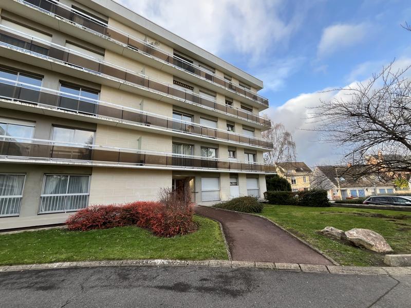 Appartement - 84 m² - 4 pièces